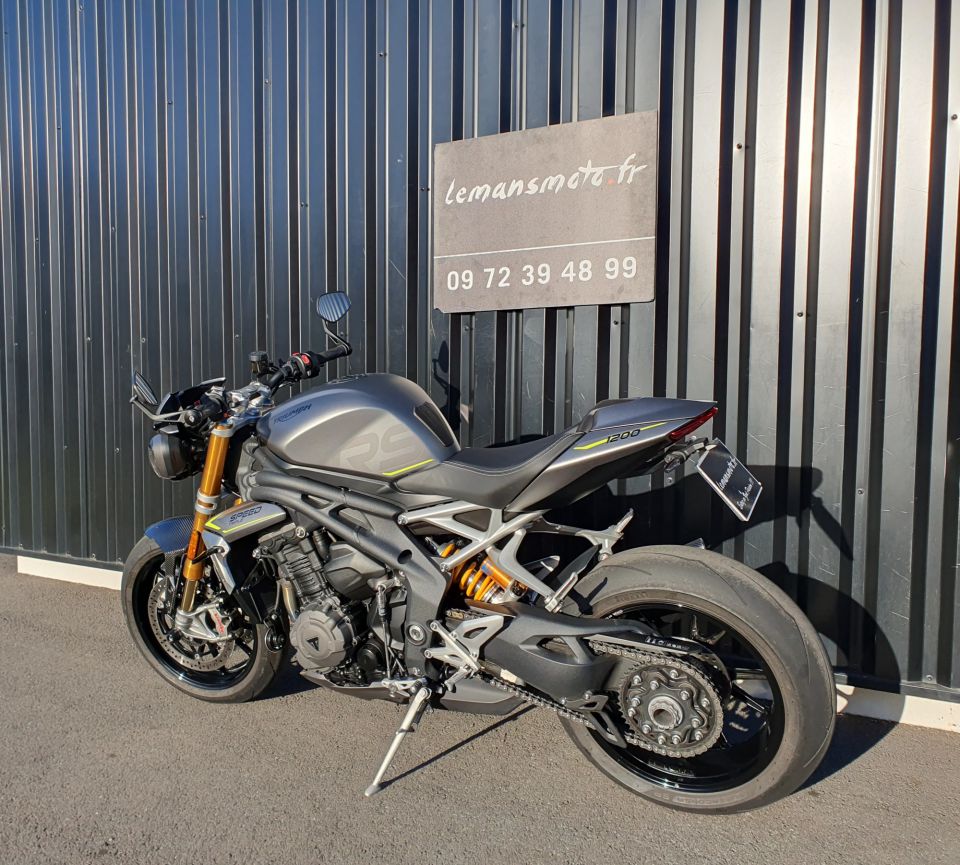 TRIUMPH SPEED TRIPLE 1200 RS 4