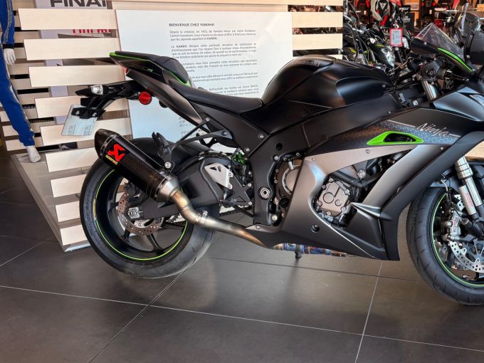 KAWASAKI ZX-10R 4