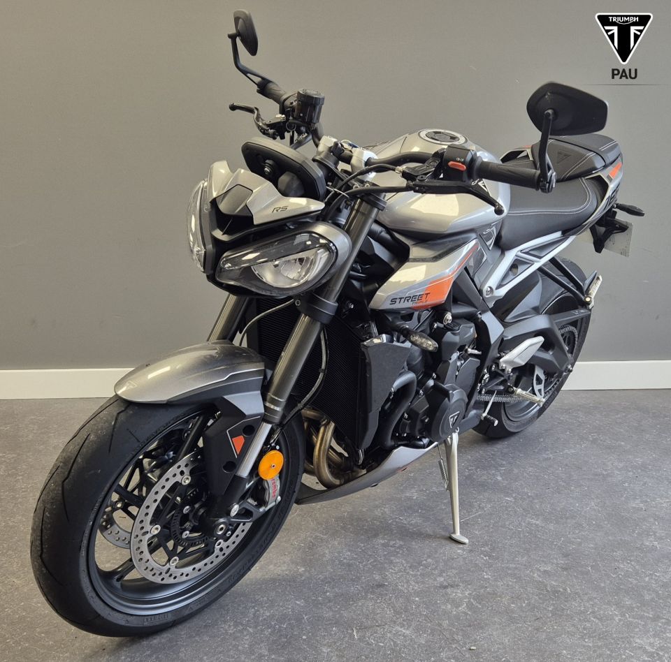 TRIUMPH STREET TRIPLE 765 RS 4