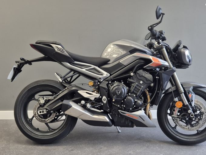 TRIUMPH STREET TRIPLE 765 RS 4