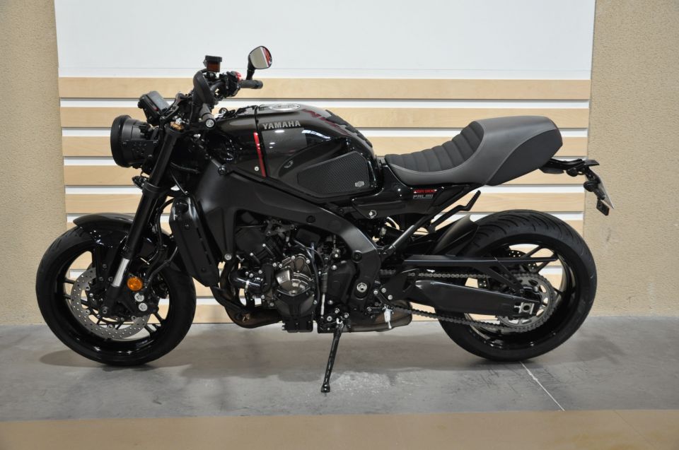 YAMAHA XSR 900 4