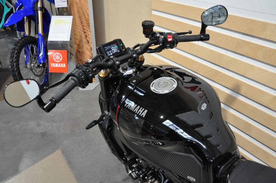 YAMAHA XSR 900 4