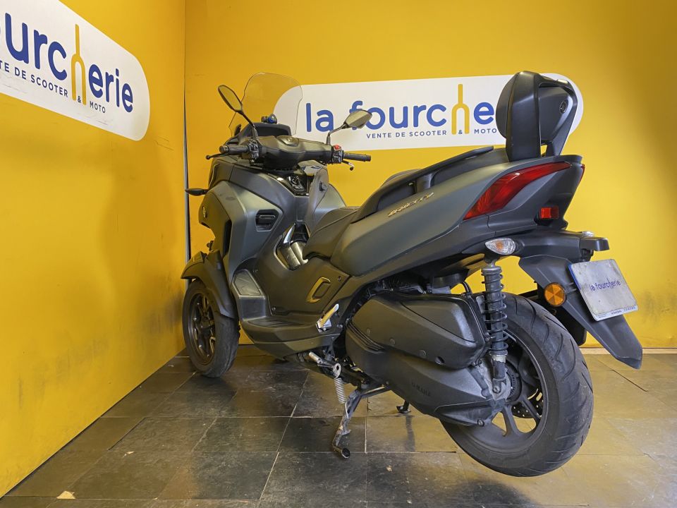 YAMAHA TRICITY 300 4