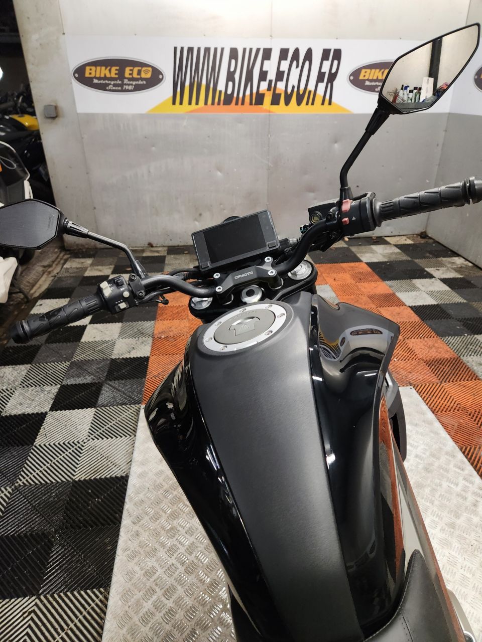 CF MOTO 300 NK 4