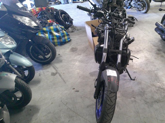 YAMAHA MT-07 4