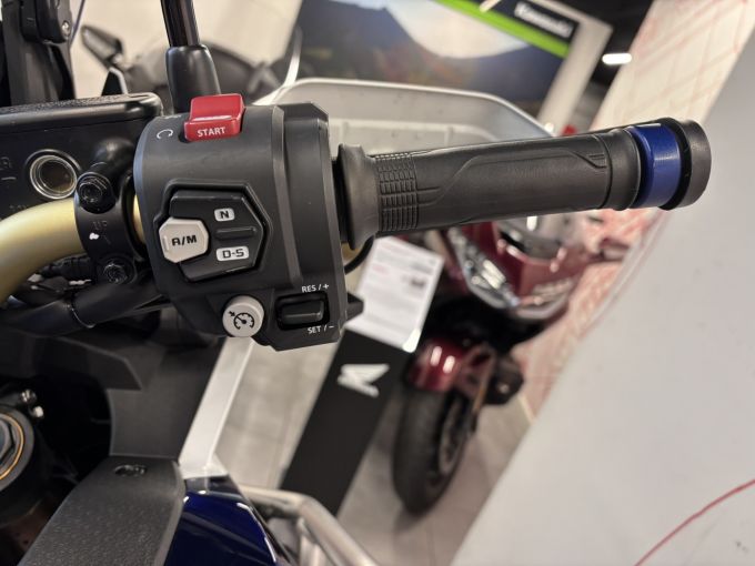 HONDA AFRICA TWIN CRF1000D DCT 4