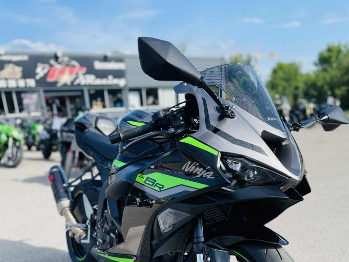 KAWASAKI ZX-6RR 4