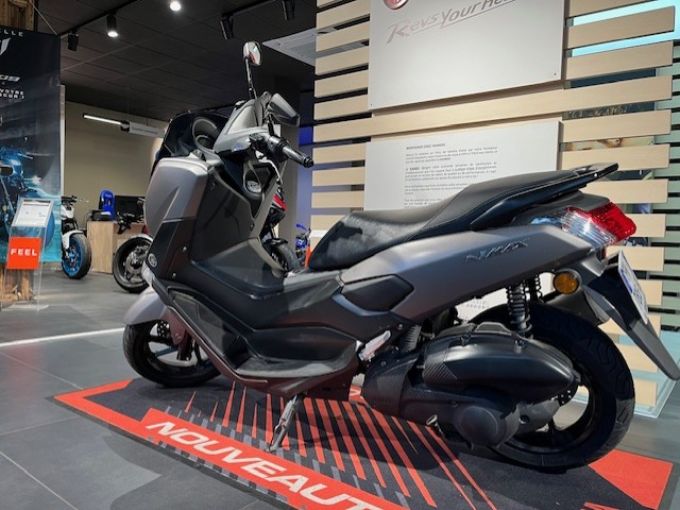 YAMAHA NMAX 125 4