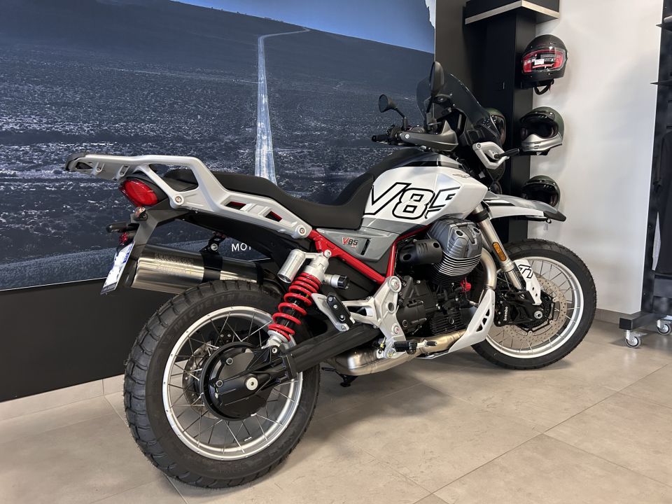 MOTO GUZZI V85 TT 850 4