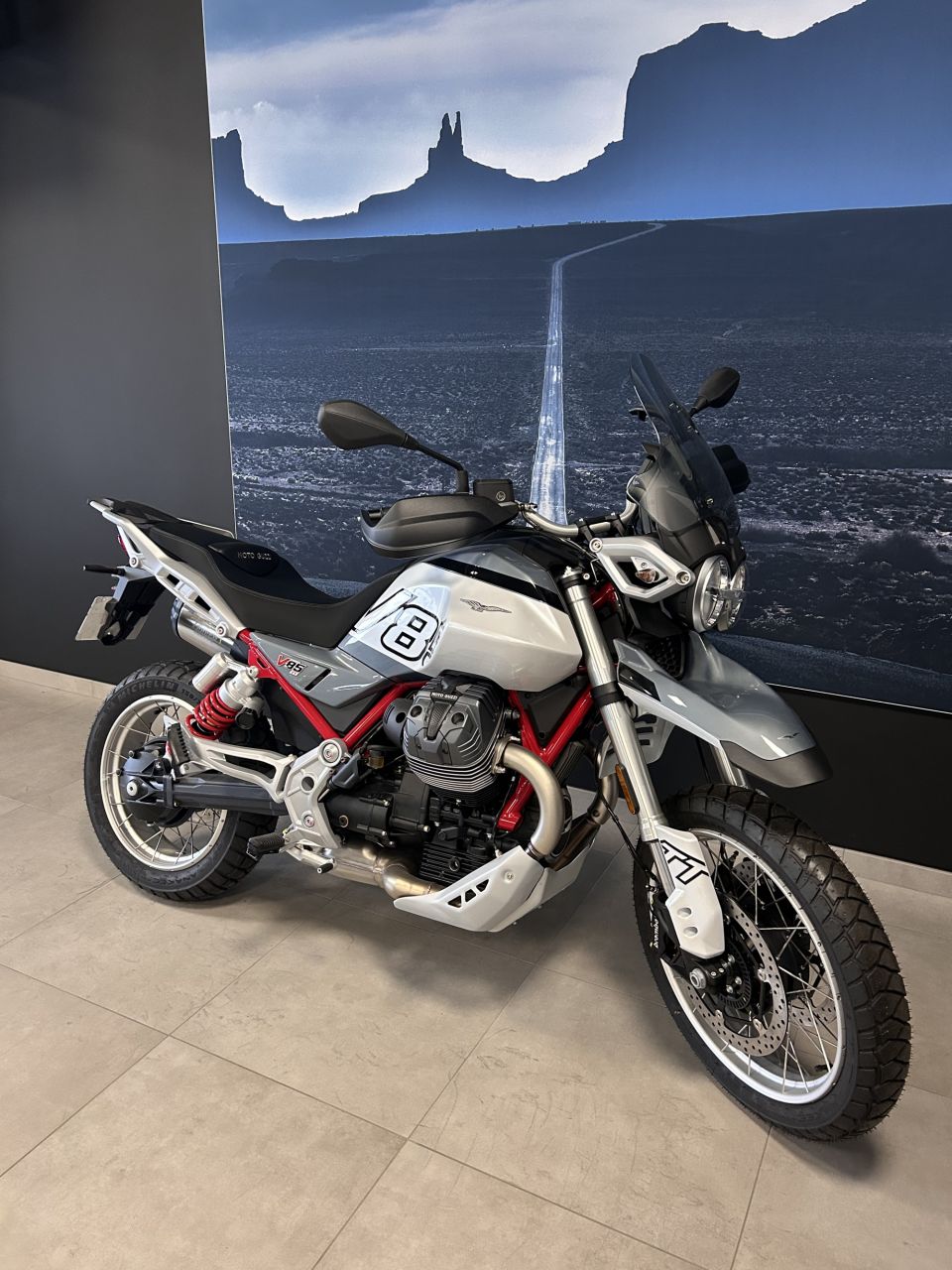 MOTO GUZZI V85 TT 850 4