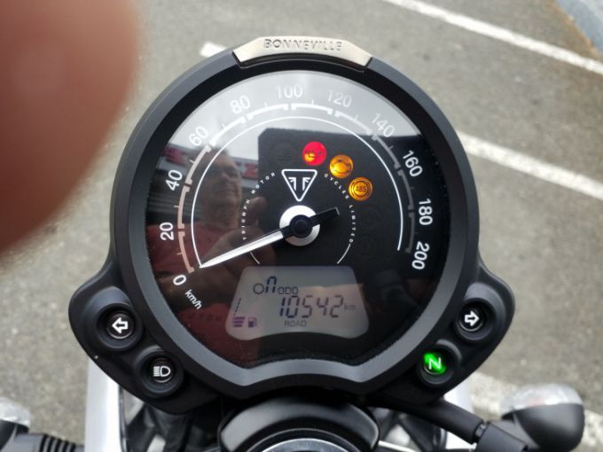 TRIUMPH SPEED TWIN 900 4