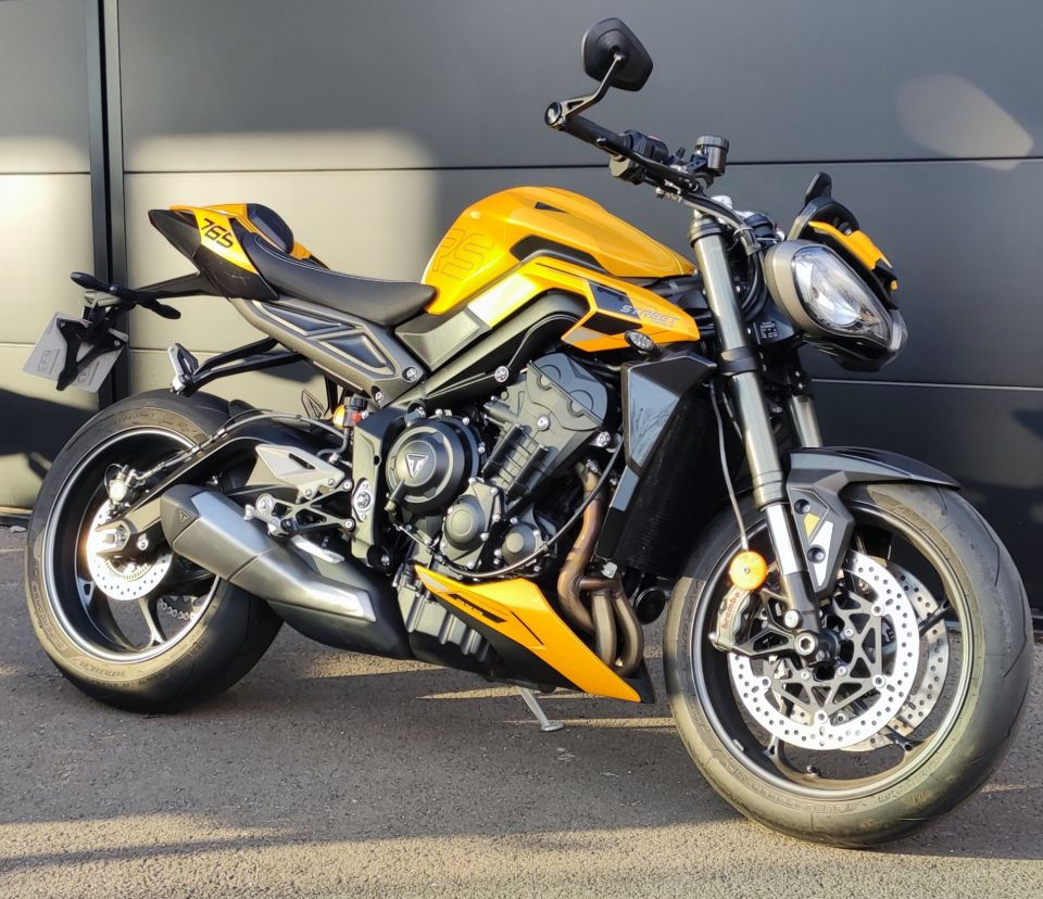 TRIUMPH STREET TRIPLE 765 RS 4