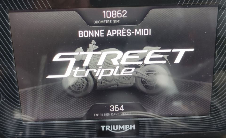 TRIUMPH STREET TRIPLE 765 RS 4