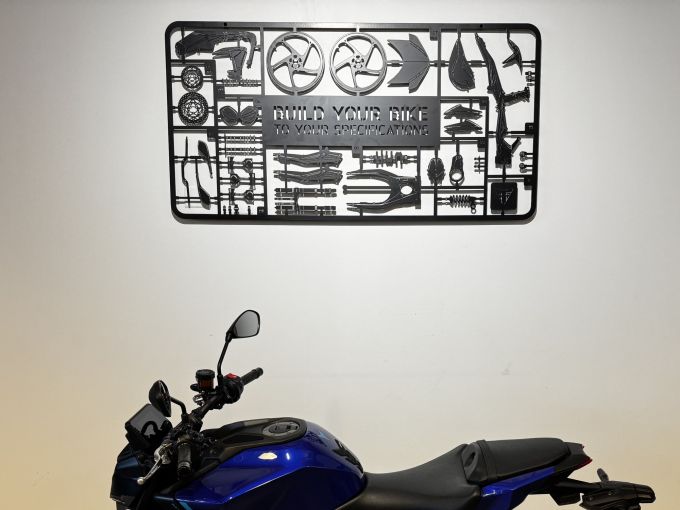 YAMAHA MT-09 4
