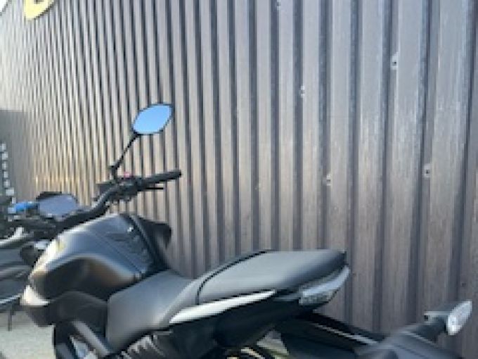 YAMAHA MT-125 ABS 4