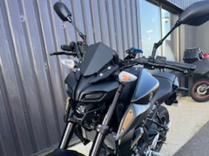 YAMAHA MT-125 ABS 4