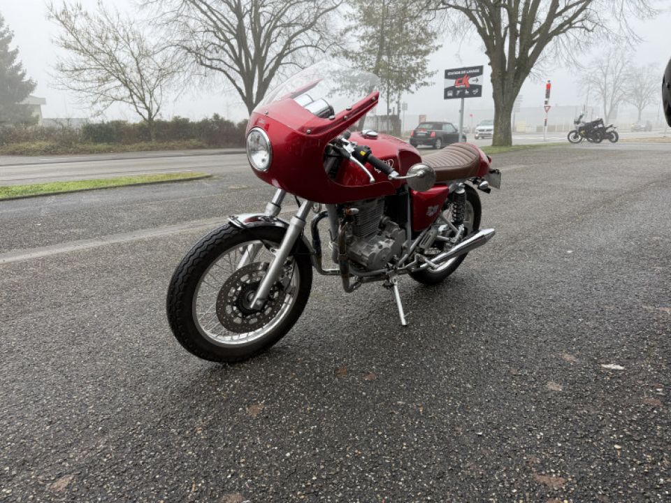 MASH TT40 CAFE RACER 400 4