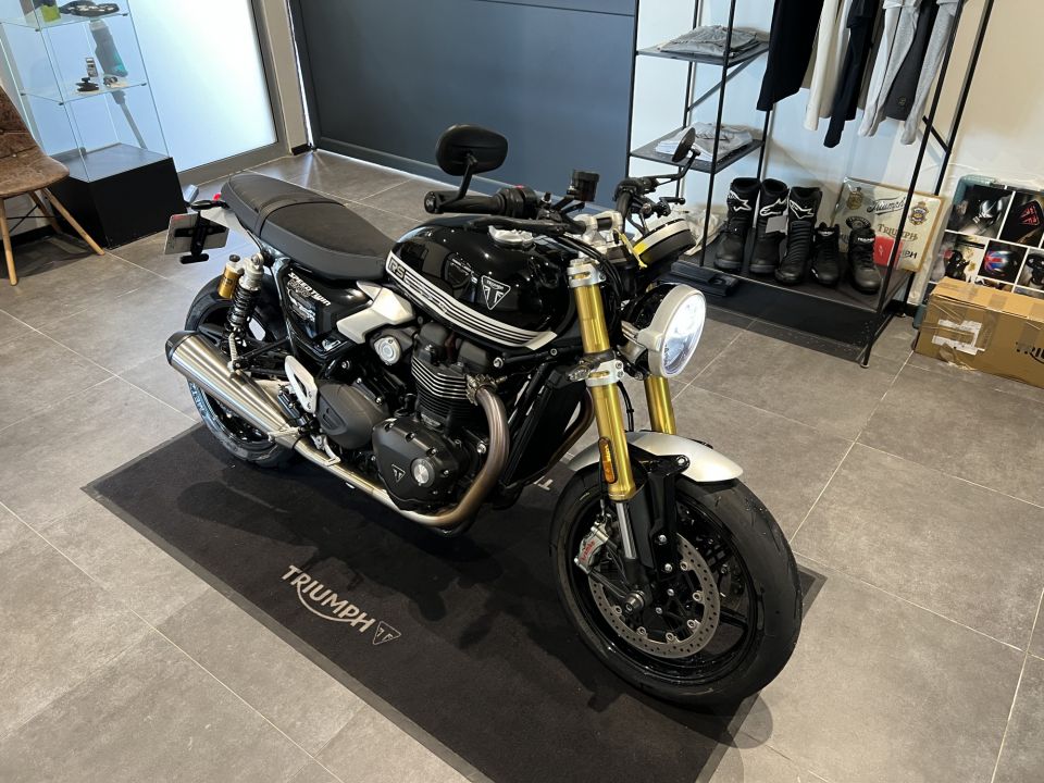TRIUMPH SPEED TWIN 1200 4