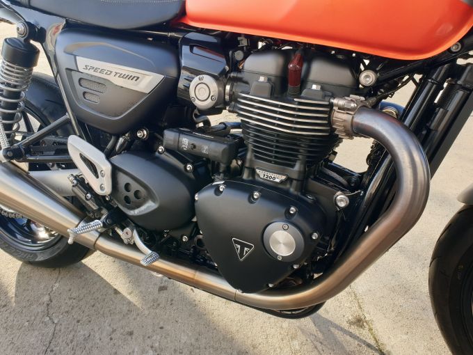 TRIUMPH SPEED TWIN 1200 4