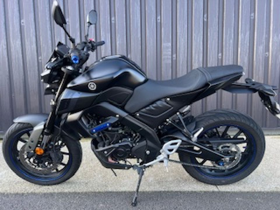 YAMAHA MT-125 ABS 4