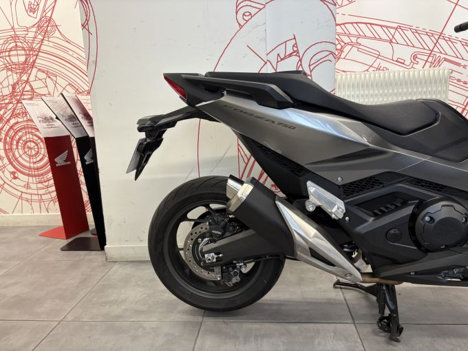 HONDA NSS FORZA 750 4