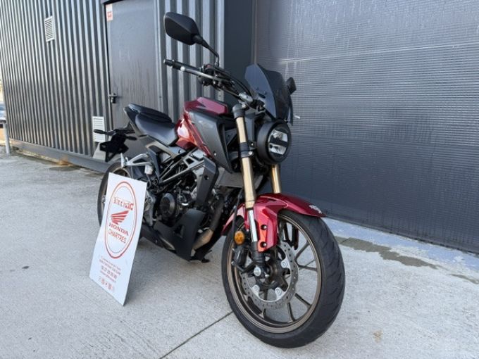 HONDA CB 125 R 4