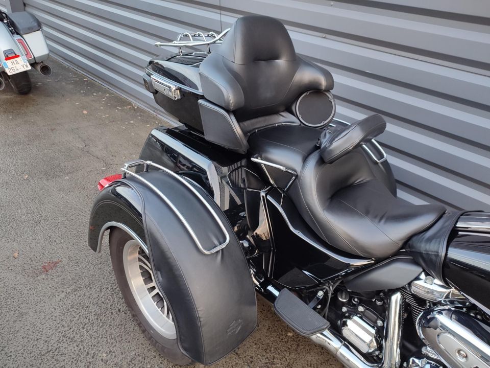 HARLEY-DAVIDSON TRIKE TRI GLIDE 1868 ULTRA 4