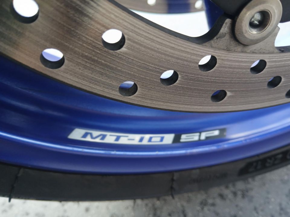 YAMAHA MT-10 SP 4