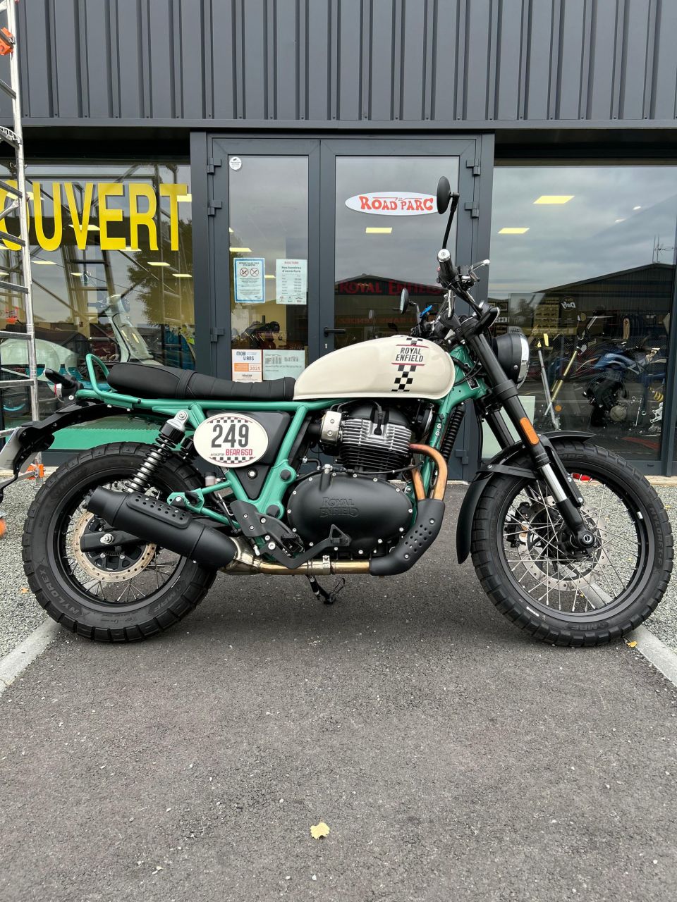 ROYAL ENFIELD BEAR650 4