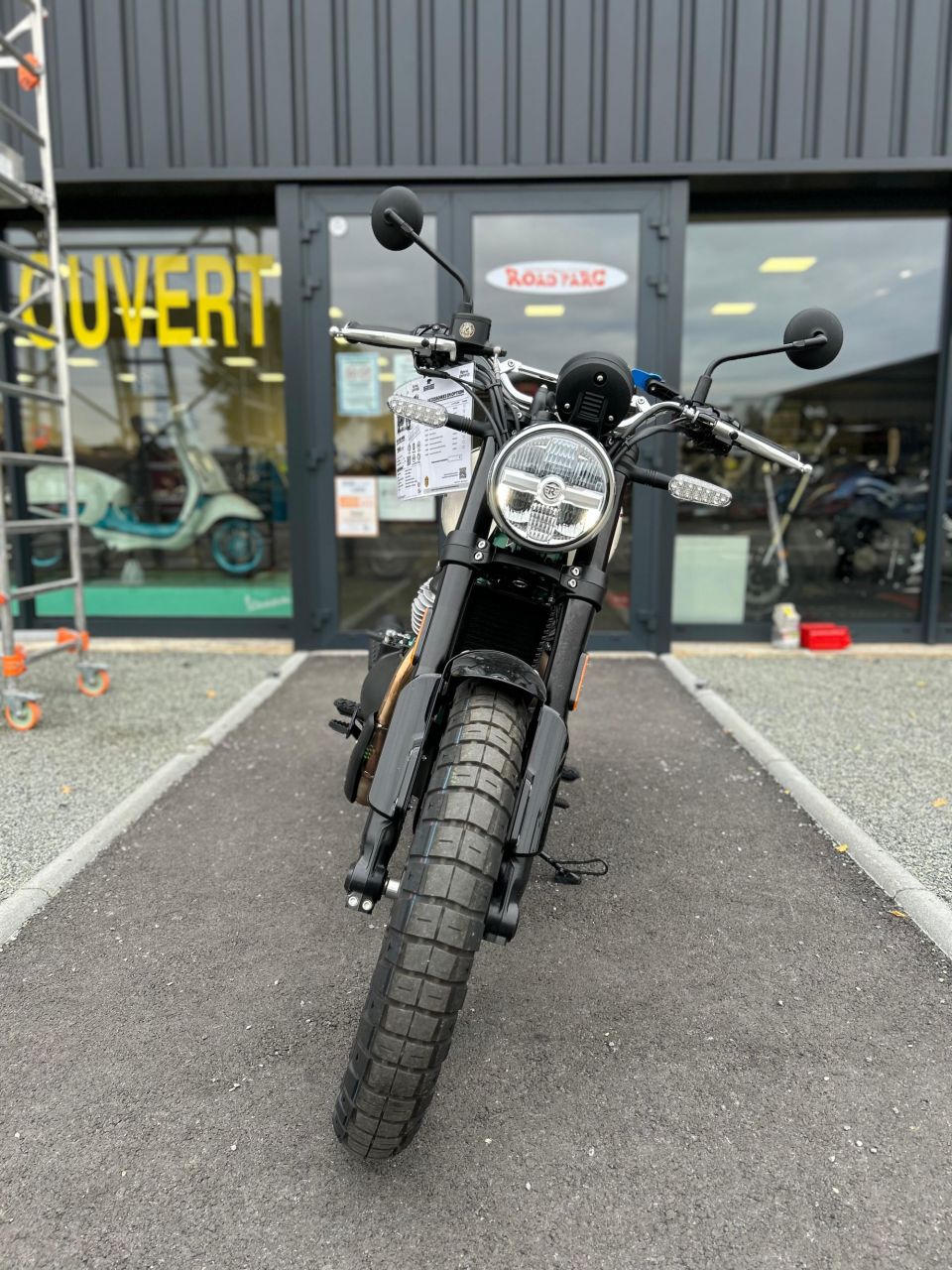 ROYAL ENFIELD BEAR650 4