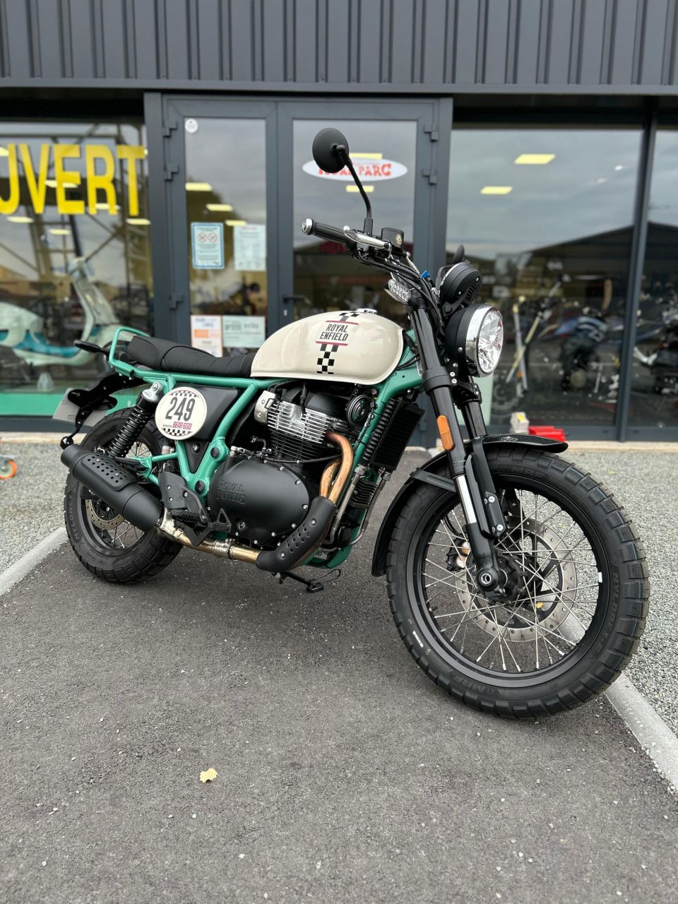 ROYAL ENFIELD BEAR650 4