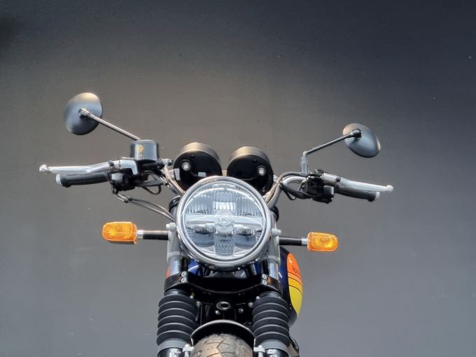 ROYAL ENFIELD INTERCEPTOR 4