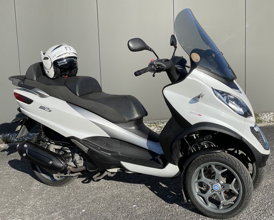 PIAGGIO MP3 300 LT ABS 4