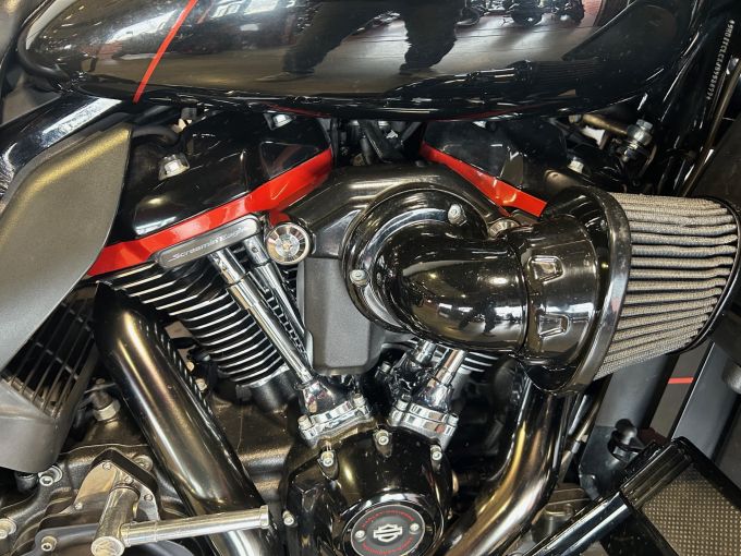 HARLEY-DAVIDSON TOURING ROAD GLIDE 1923 CVO 4