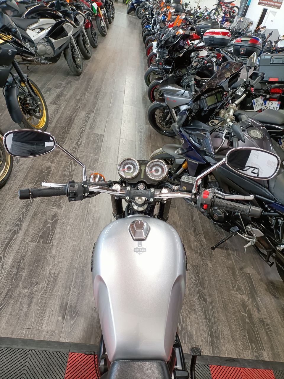 BENELLI IMPERIAL 400 4