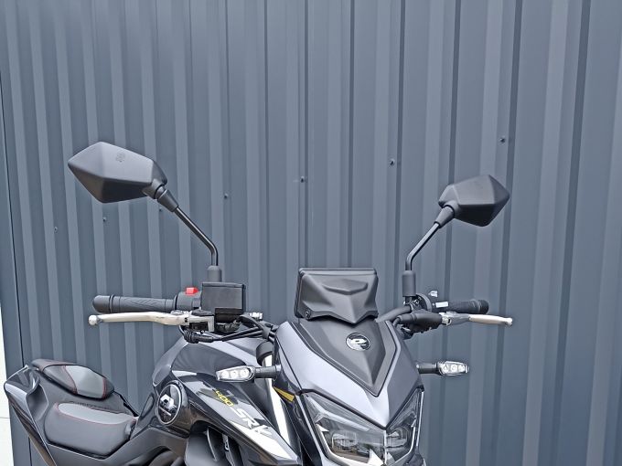QJ MOTOR SRK 400 4
