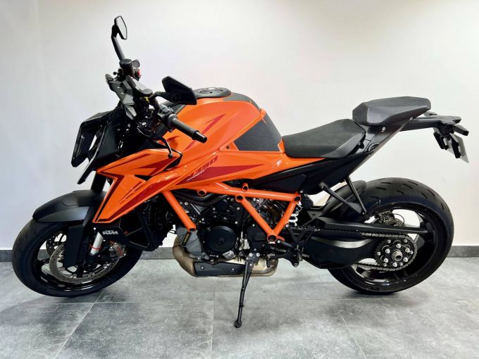KTM 1390 SUPER DUKE R EVO 4