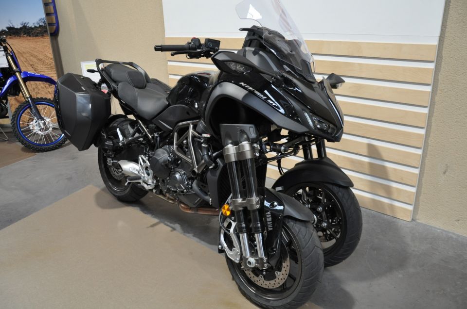 YAMAHA Niken GT 890 4