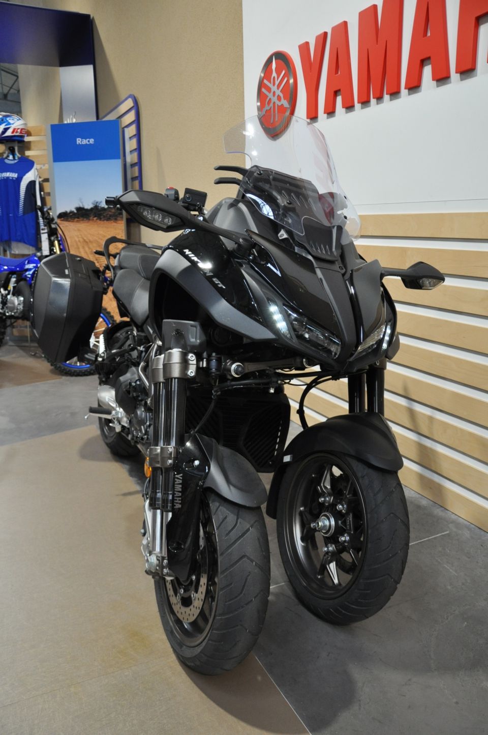 YAMAHA Niken GT 890 4