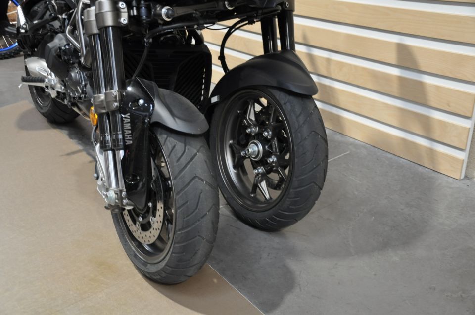 YAMAHA Niken GT 890 4