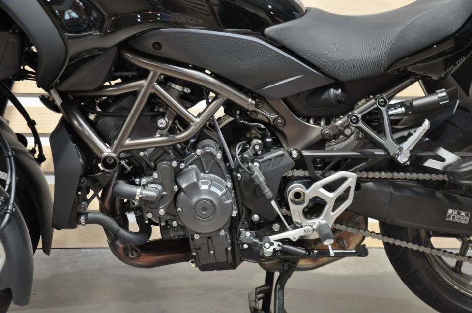 YAMAHA Niken GT 890 4