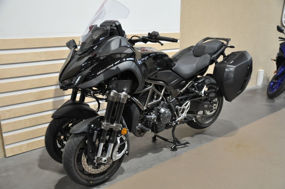 YAMAHA Niken GT 890 4