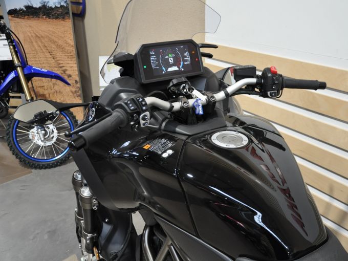 YAMAHA Niken GT 890 4