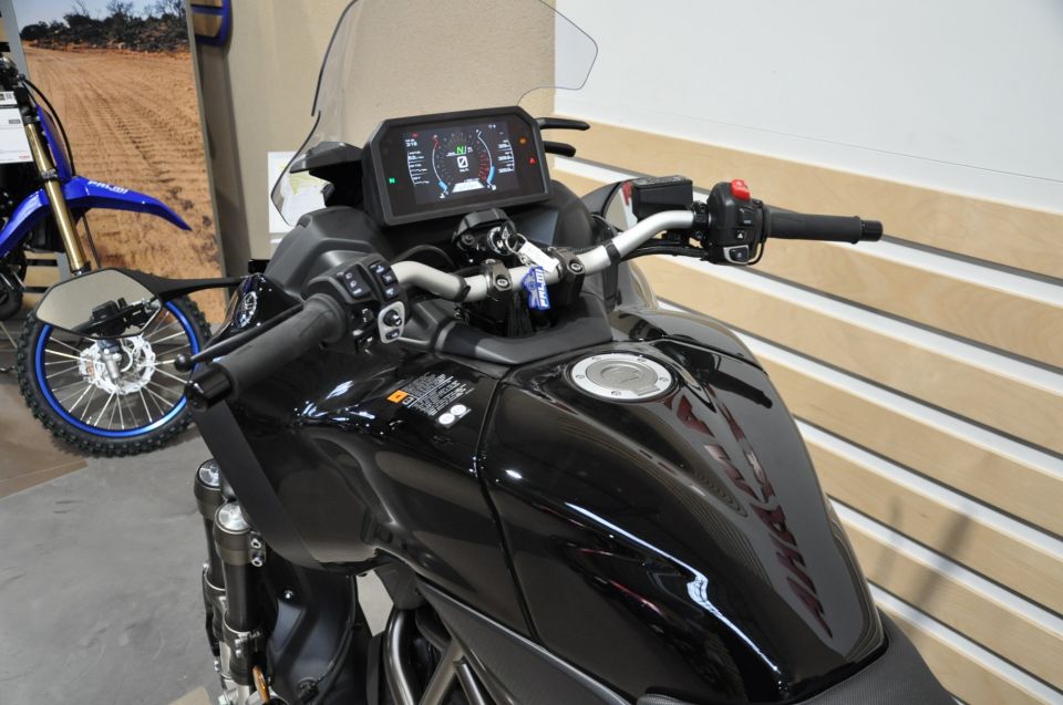 YAMAHA Niken GT 890 4