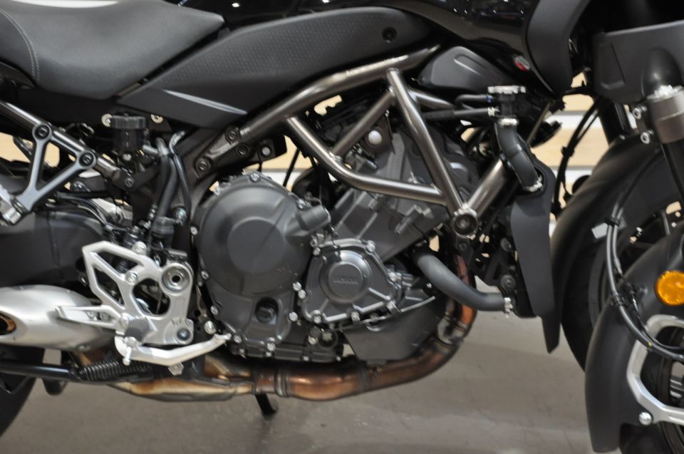 YAMAHA Niken GT 890 4