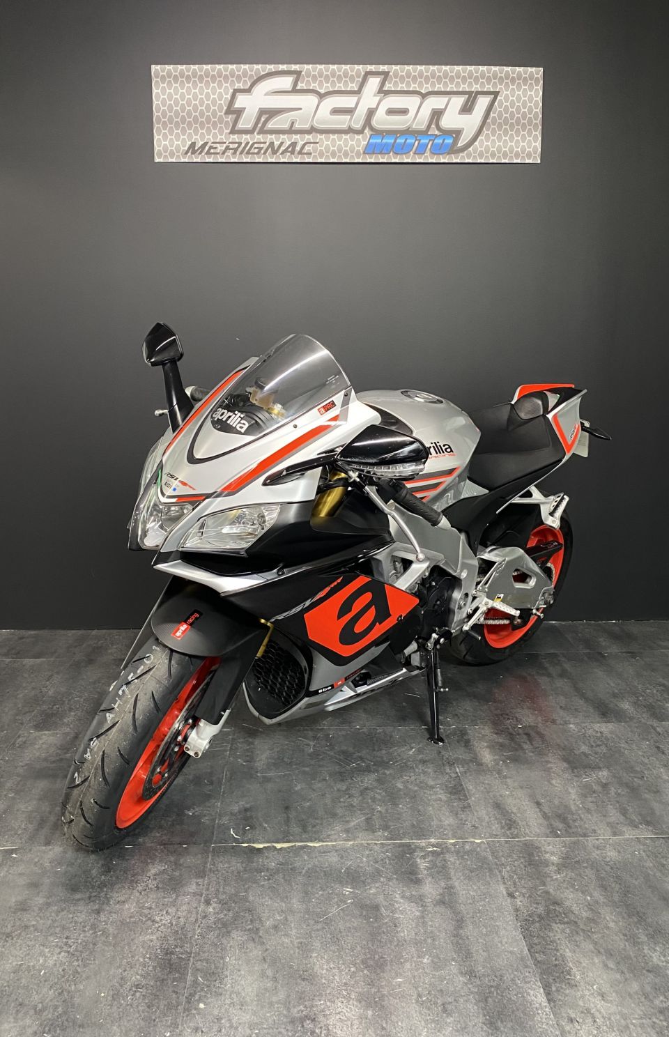 APRILIA RSV4 1000 RR 4