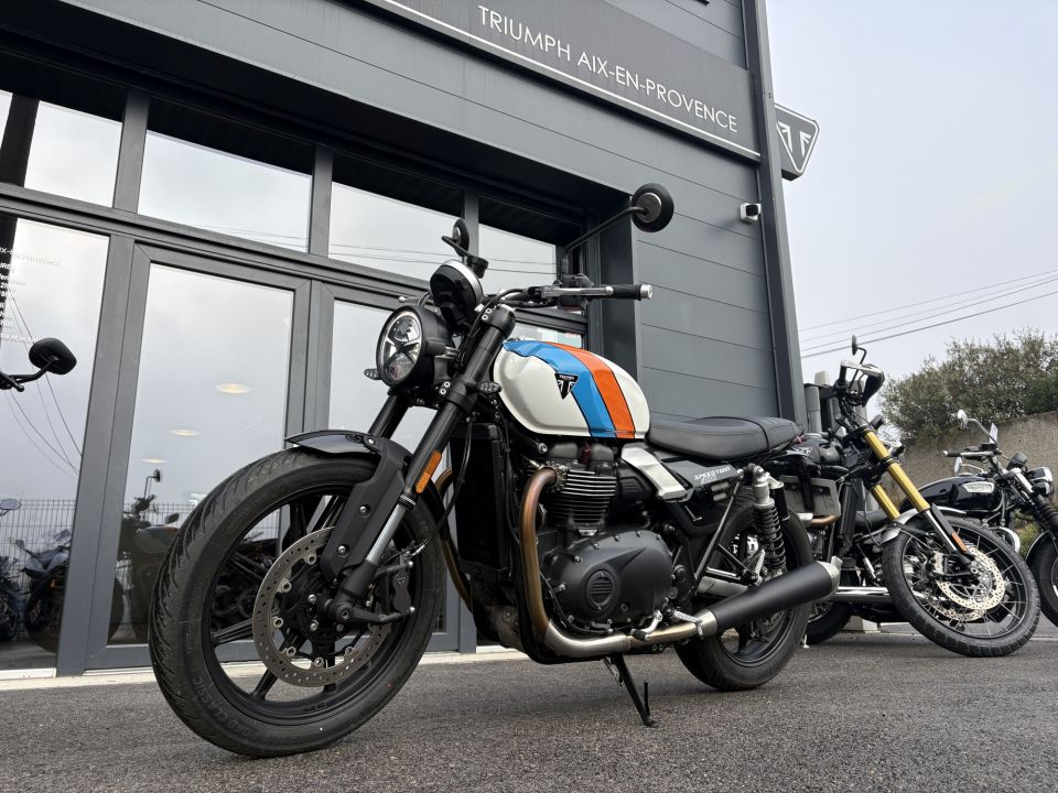 TRIUMPH SPEED TWIN 900 4