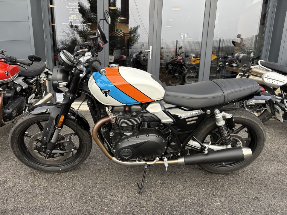 TRIUMPH SPEED TWIN 900 4