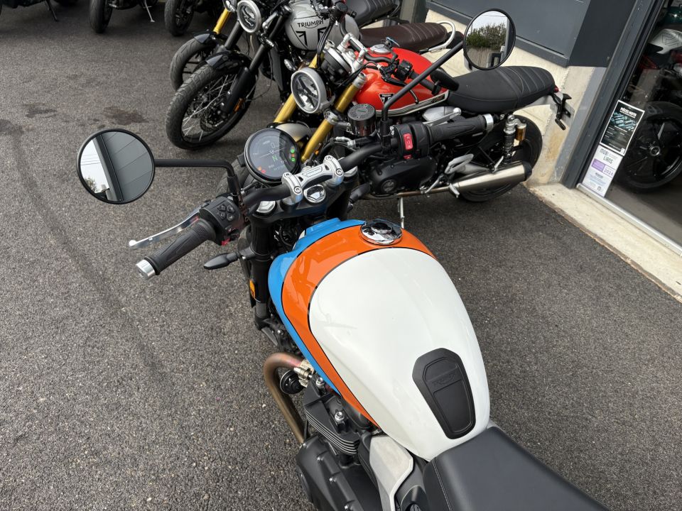 TRIUMPH SPEED TWIN 900 4