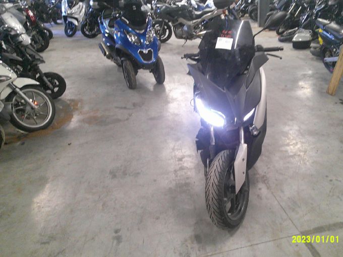 YAMAHA XMAX 125 4